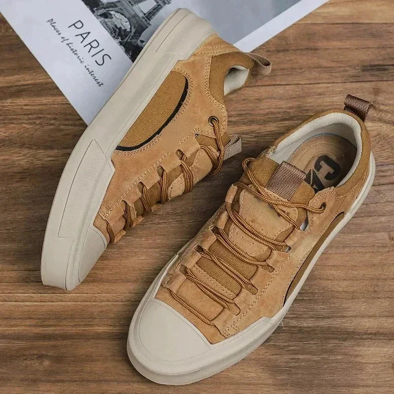 Herren Canvas Schnür-Sneaker mit flacher Sohle in Vorderansicht