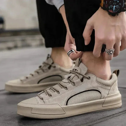 Herren Canvas Schnür-Sneaker für Freizeit und Alltag getragen