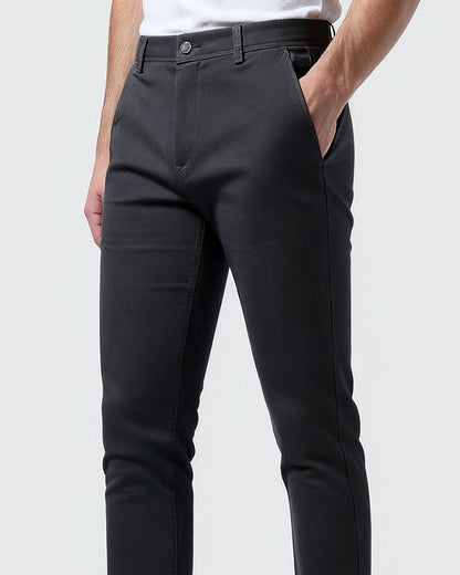 Herren Chinohose als vielseitige Hose für Alltag und Büro
