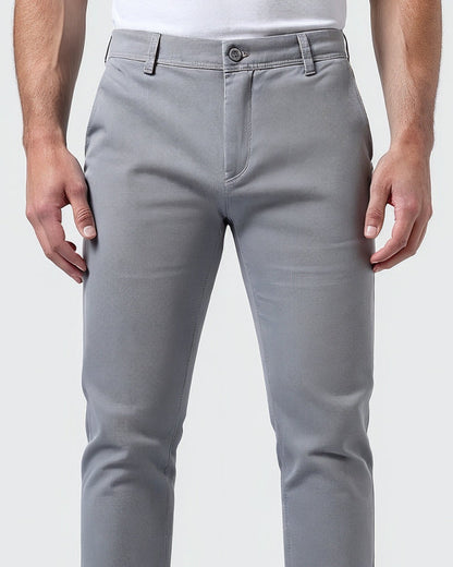 Detailansicht der Herren Chinohose mit Taschen und Bund