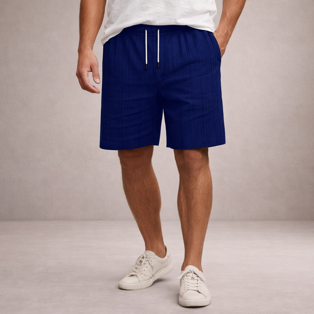 Herren Shorts gestreift mit elastischem Bund, schräg von vorn fotografiert