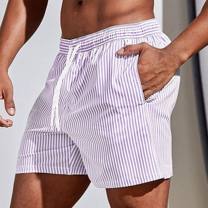 Herren-Badeshorts mit Vertikalstreifen seitlich dargestellt