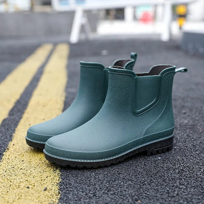 Schwarze Herren-Gummistiefel mit profilierter Sohle für sicheren Halt