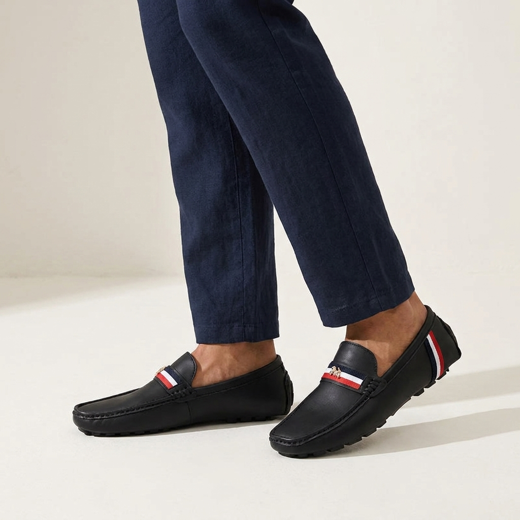 Detail der Sohle und Form des Herren-Loafers im Slip-on-Stil