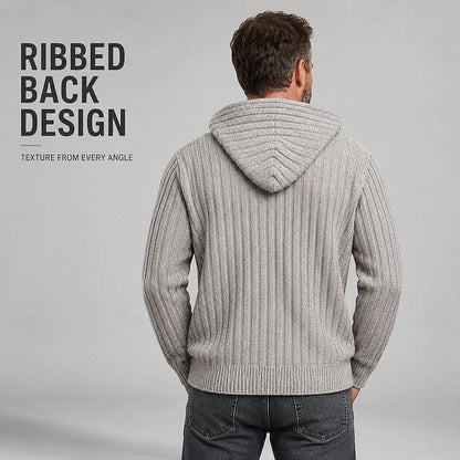 Detailansicht der groben Strickstruktur der Herren-Strickjacke