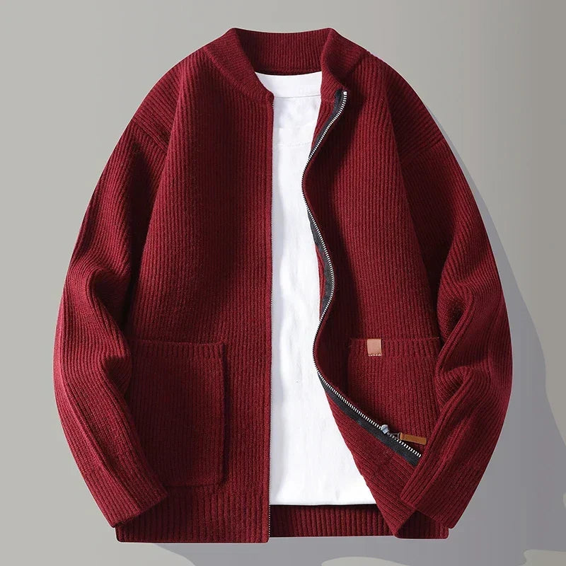 Detailansicht der Ärmel und Bündchen der Strickjacke