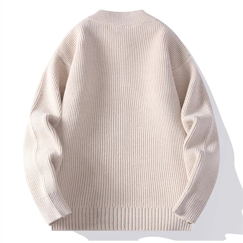 Gerippte Strickjacke als vielseitiger Layering-Look
