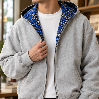 Wendejacke mit Kapuze und Karomuster in der Rückansicht