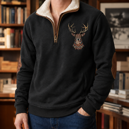 Detailansicht des Quarter-Zip-Kragens am Herrenpullover