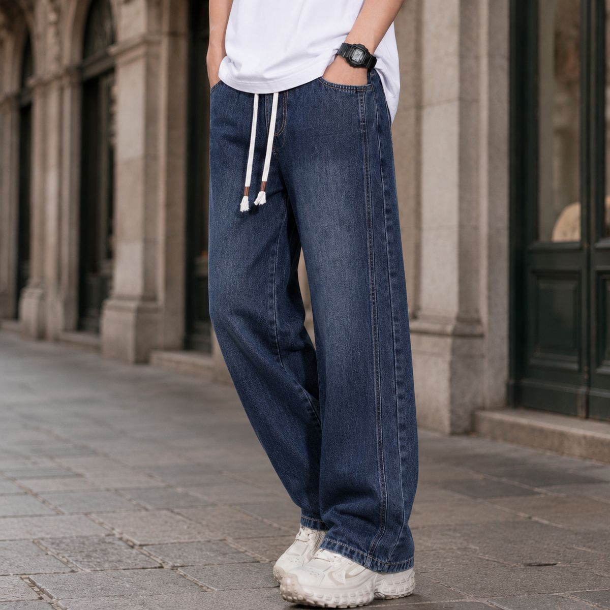 Detailansicht des weiten Beins und der hochwertigen Verarbeitung der Jeans