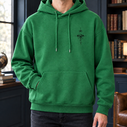 Seitliche Ansicht des lässig geschnittenen Herren-Hoodies