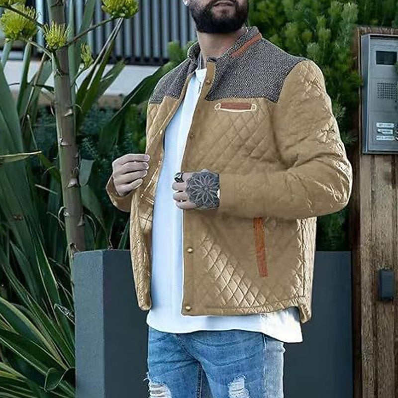 Wärmende Steppjacke mit geschlossenem Stehkragen