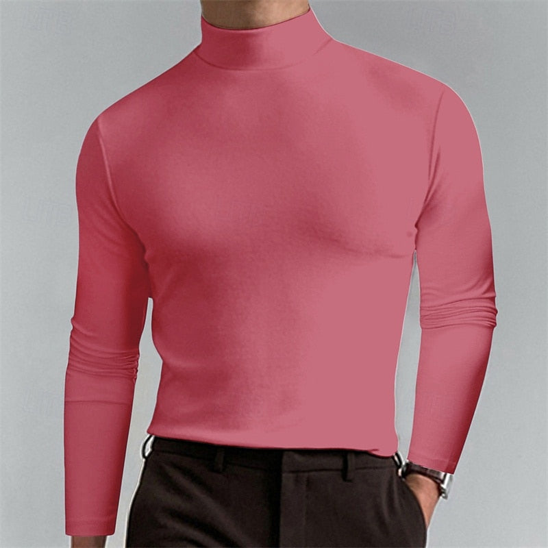 Nahaufnahme des weichen Stoffes am klassischen Rollkragenshirt
