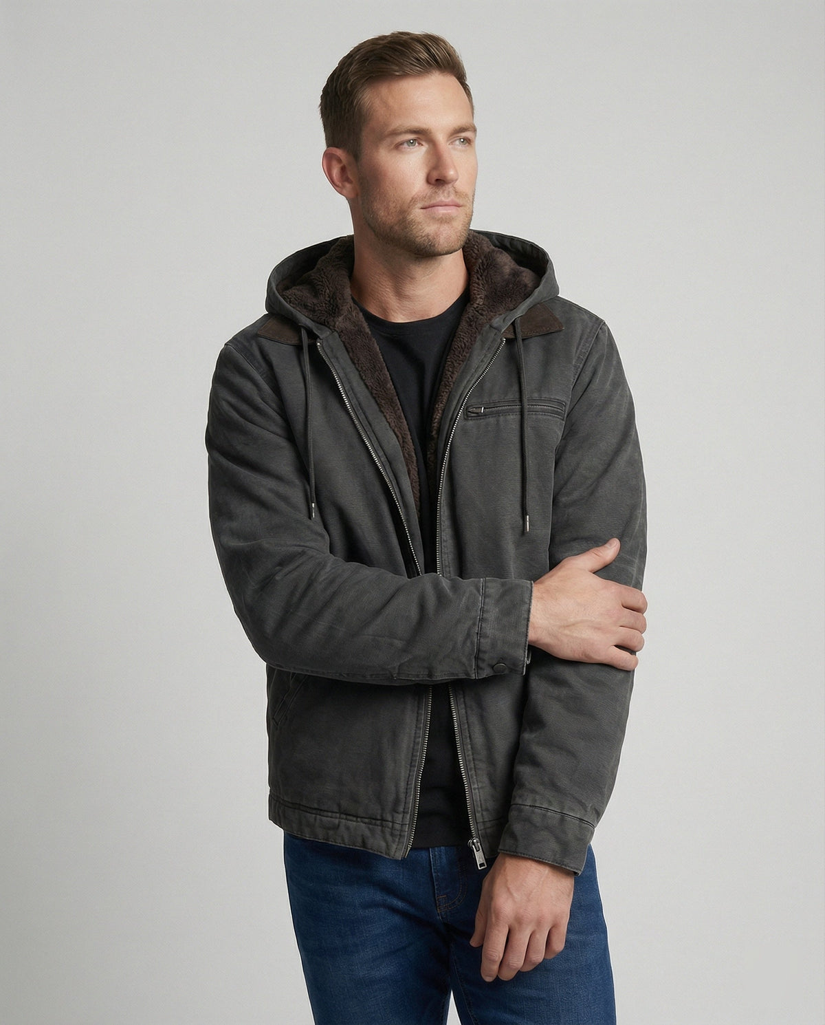 Leichte Herren-Outdoor-Jacke mit Reißverschluss in der Vorderansicht