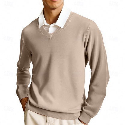 Klassischer Herrenpullover mit V-Ausschnitt in Detailansicht