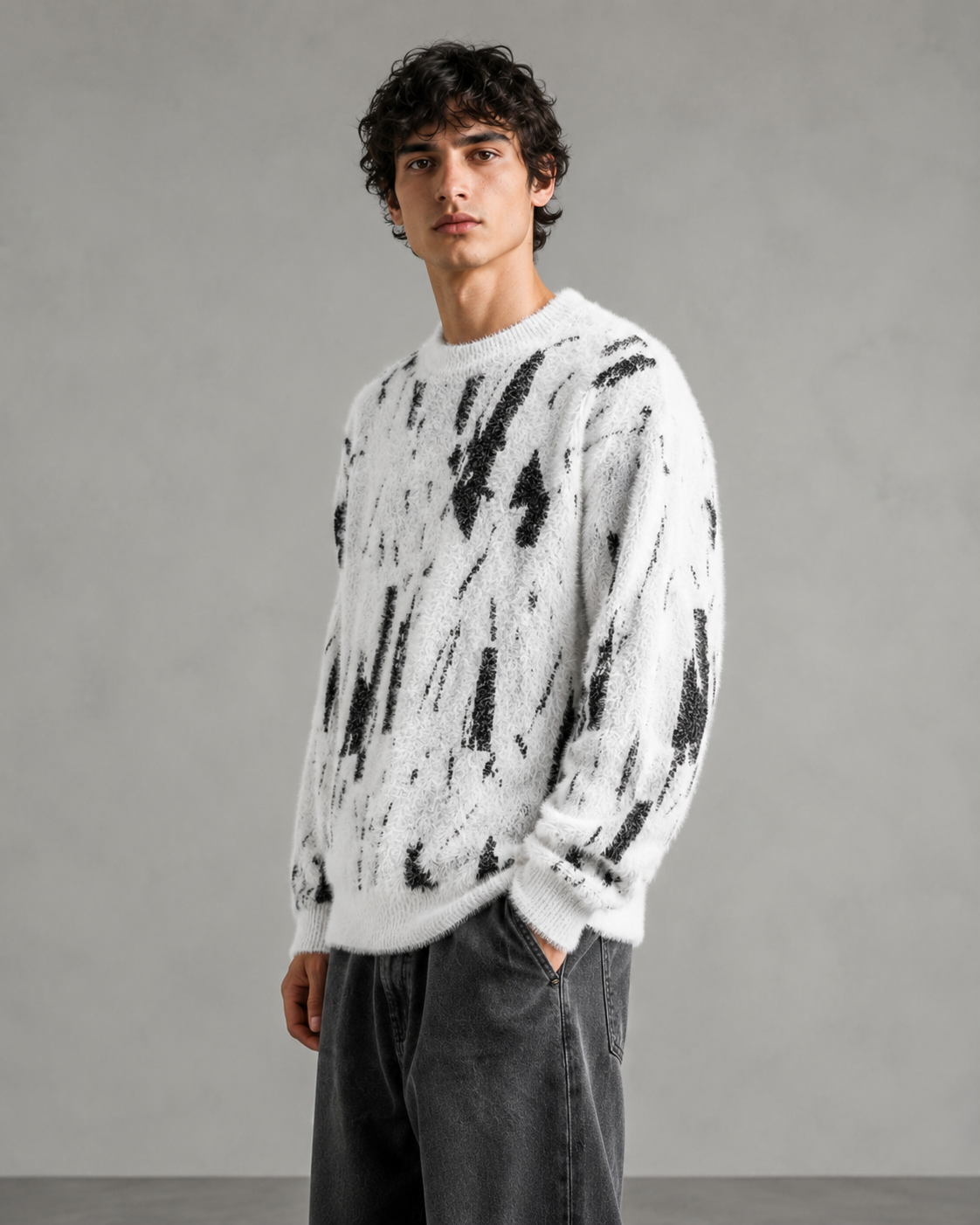 Herren-Strickpullover mit abstraktem Muster in der Vorderansicht