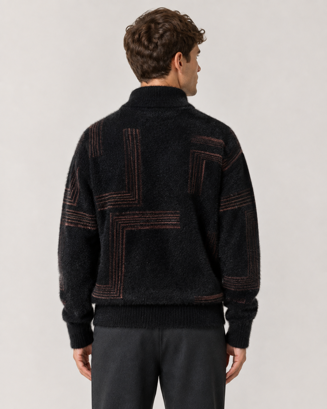 Herrenpullover aus weichem Strick mit gemütlicher, flauschiger Oberfläche