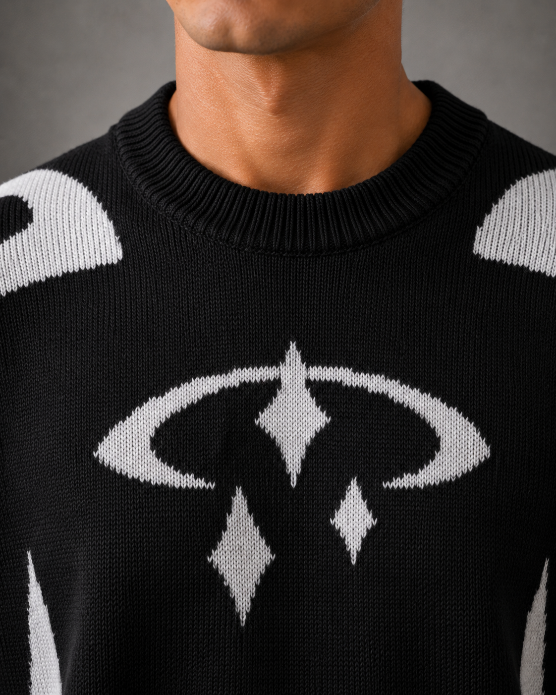 Entspannte Passform des grafischen Strickpullovers für Herren
