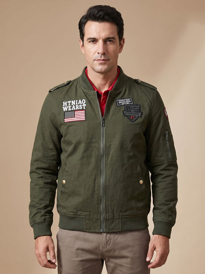 Herren-Bomberjacke mit Militärpatches und Reißverschluss, Vorderansicht