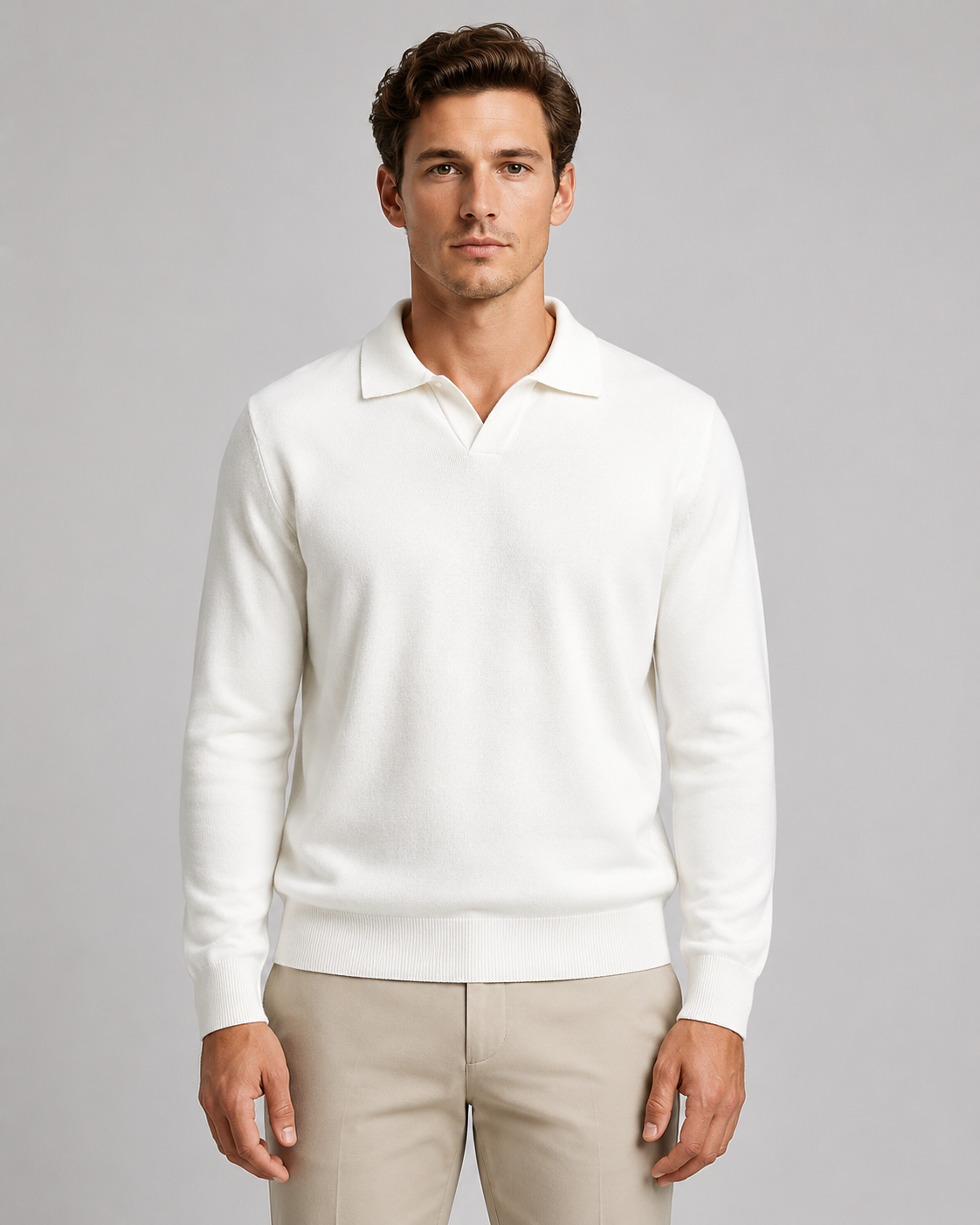 Rückansicht des schlichten Herren-Strickpullovers aus Strick