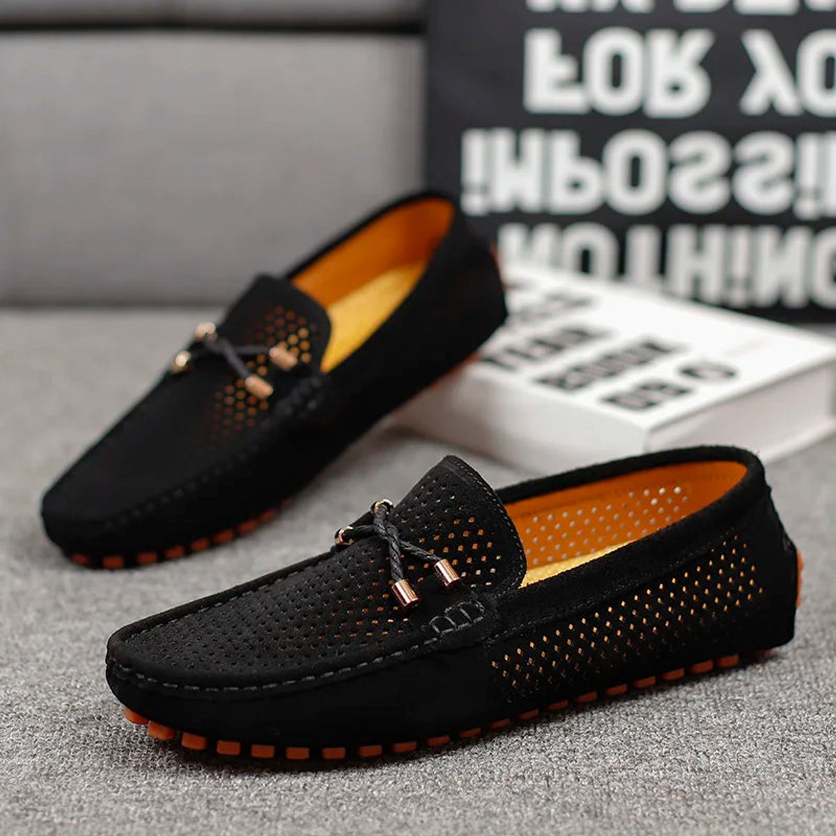 Ansicht der Laufsohle eines perforierten Herren-Loafers