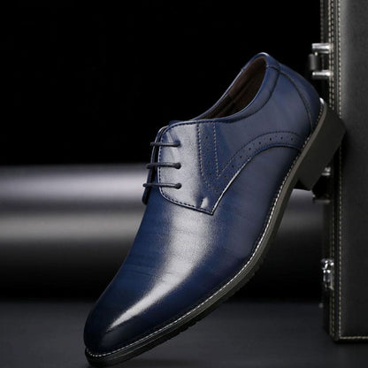 Elegante Herren-Schnürschuhe mit klassischem Brogue-Muster
