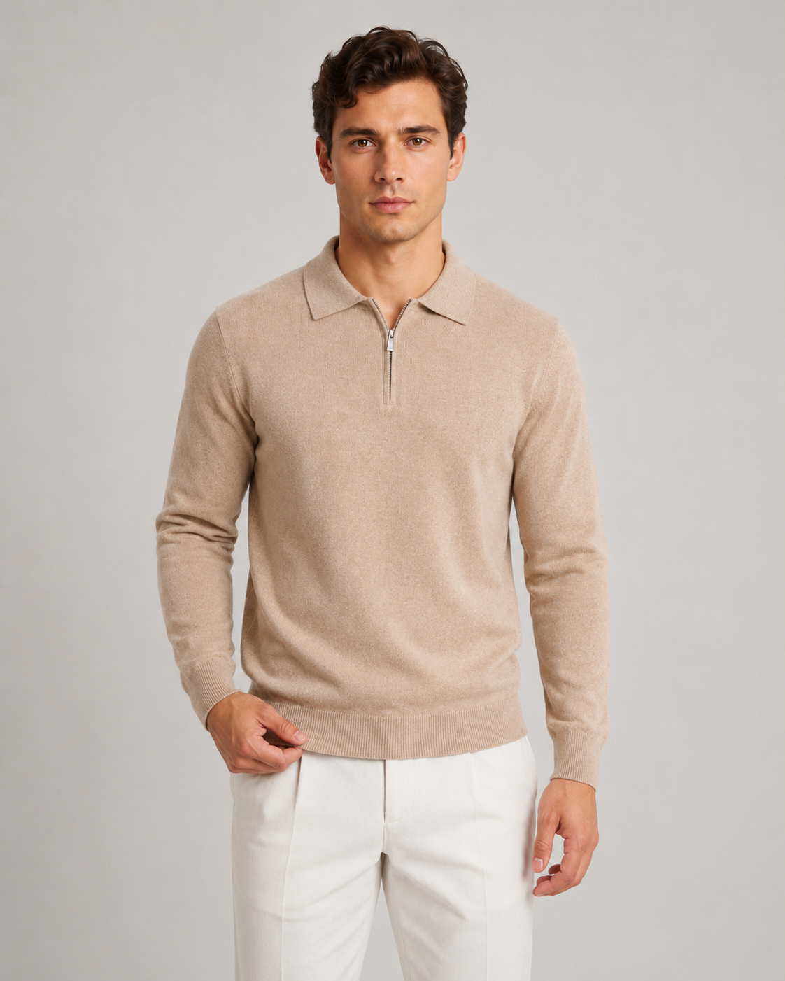 Herrenpullover aus Feinstrick mit Viertelreißverschluss in Vorderansicht