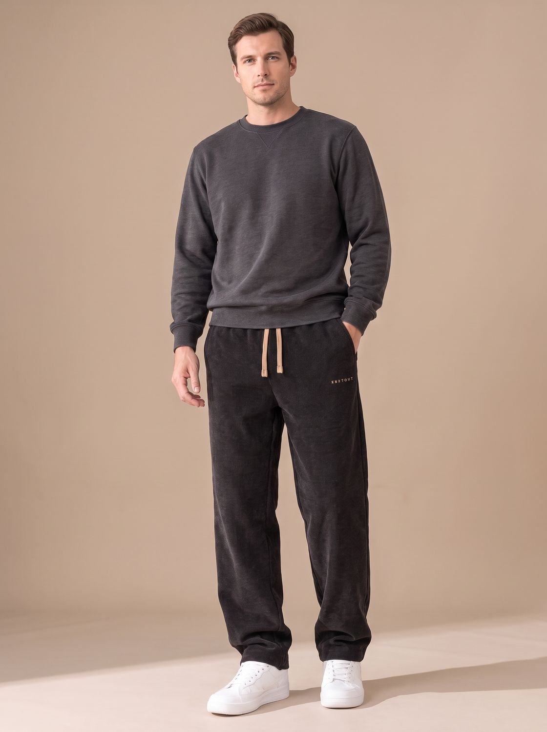 Detailansicht der Herren-Cordhose mit verstellbarem Kordelzug