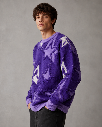 Seitenansicht des strukturierten Herren-Strickpullovers