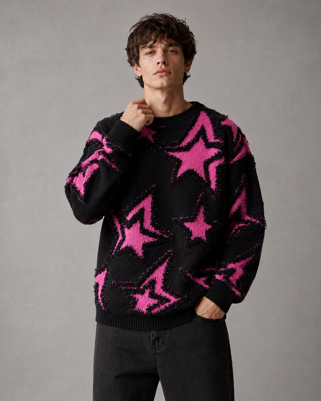 Rückansicht des Herren-Strickpullovers mit Sternenmuster