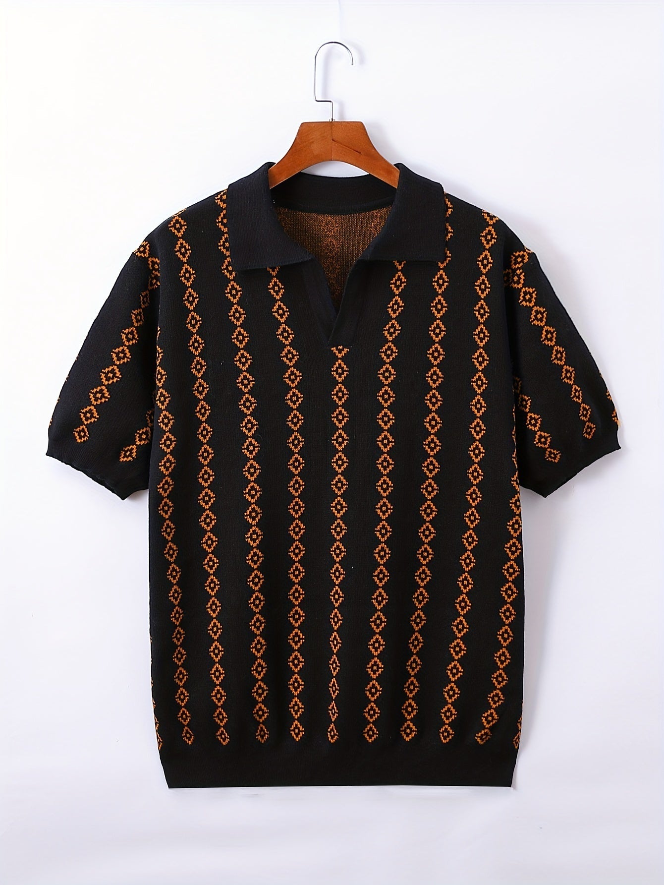 Longline-Strickpullover in lässiger Passform an einem Damenmodell
