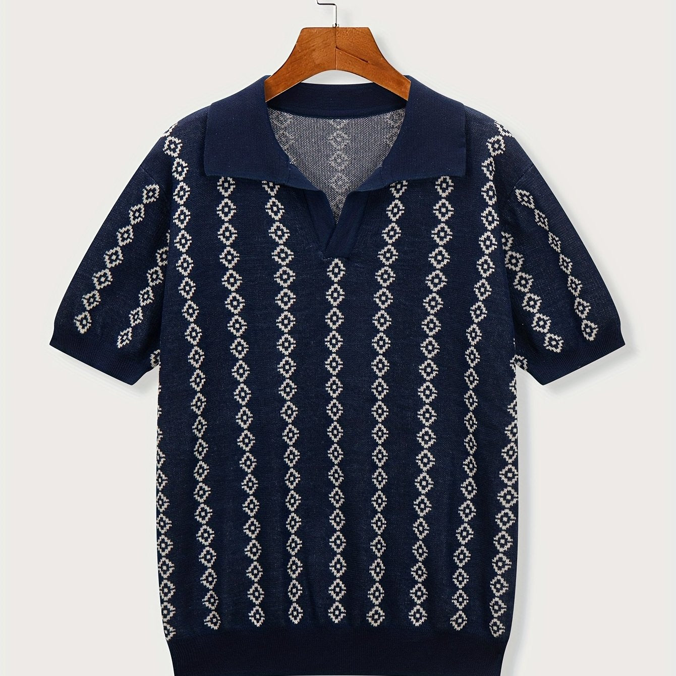 Longline-Pullover mit bequemem Schnitt in einer Stylingaufnahme