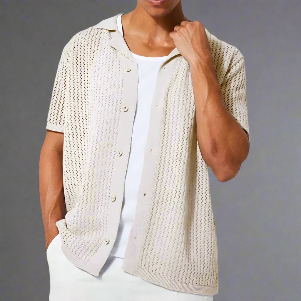 Herren Strickhemd mit Camp Kragen als kompletter Look in Frontansicht