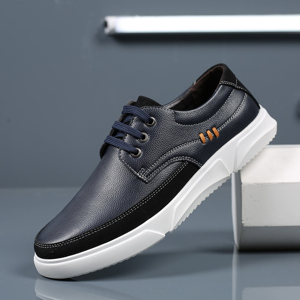 Ansicht der Lederschuhe von oben mit geschlossener Schnürung