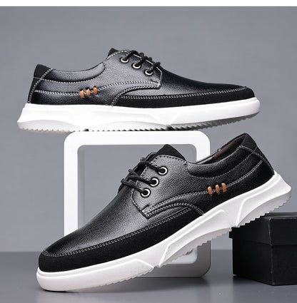 Seitliche Ansicht eleganter Herren-Oxfordschuhe mit klassischer Schnürung