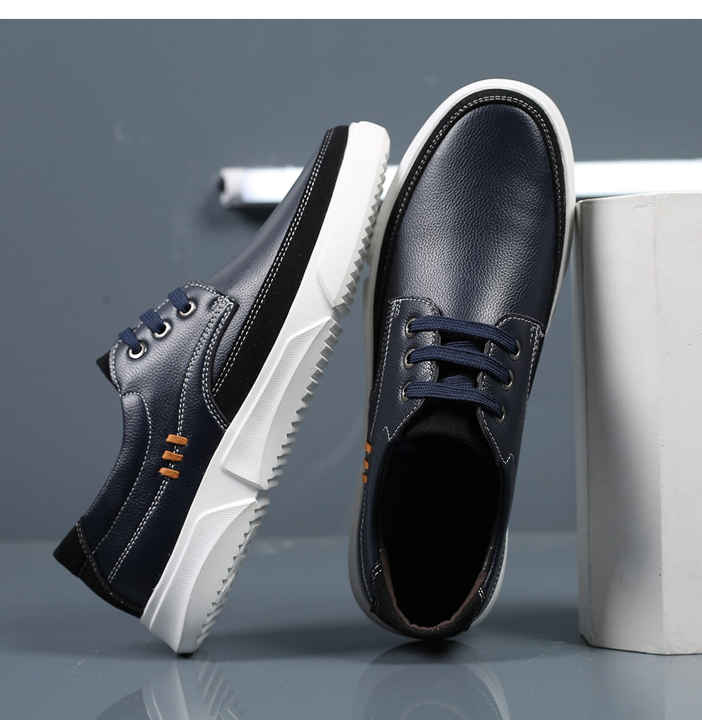Sohle und Absatz der eleganten Herren-Oxford-Lederschuhe
