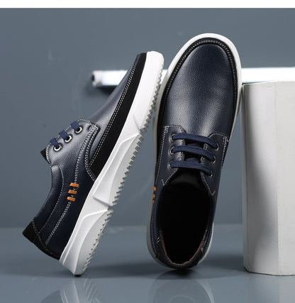 Sohle und Absatz der eleganten Herren-Oxford-Lederschuhe