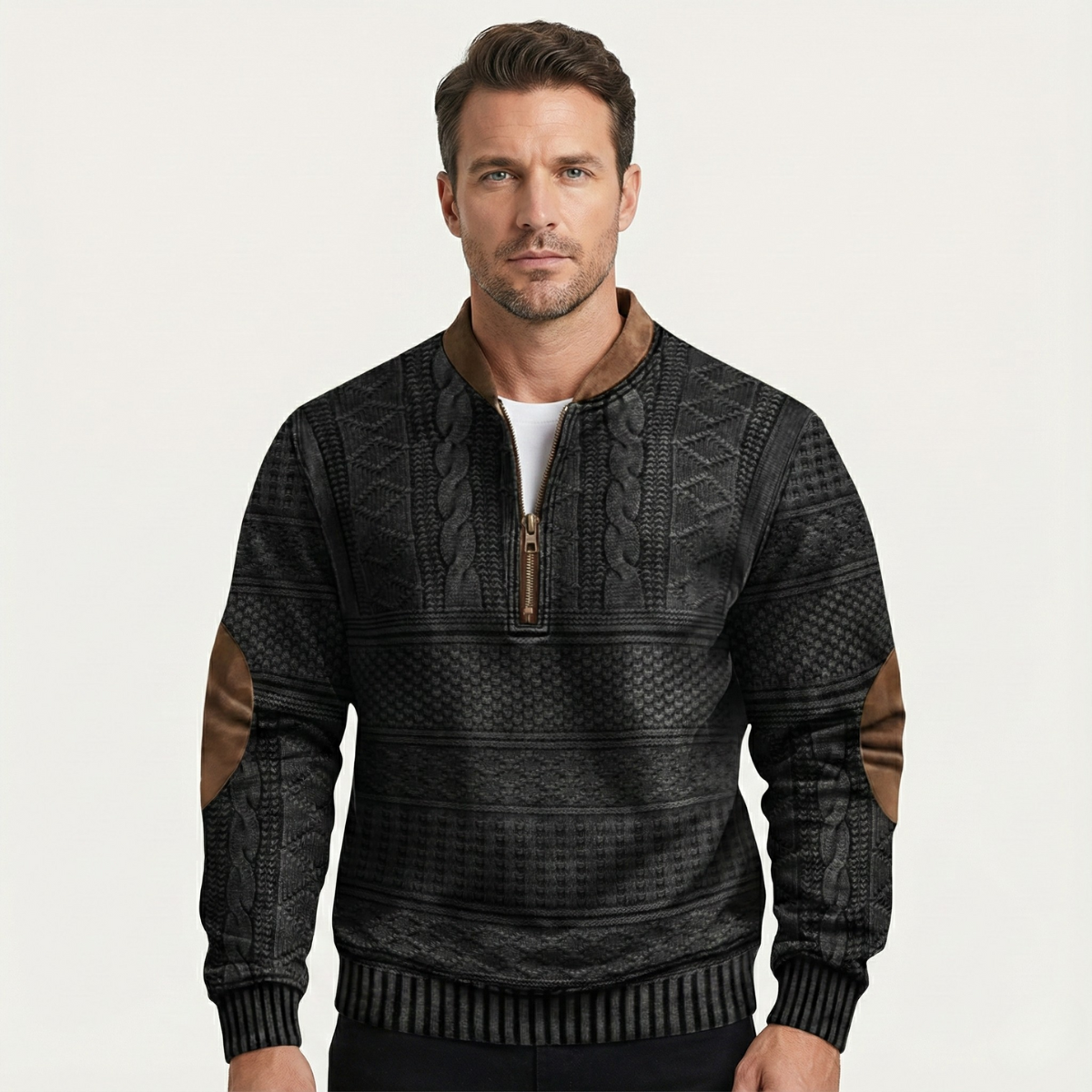 Vorderansicht der lockeren Strickjacke mit klassischem Ausschnitt