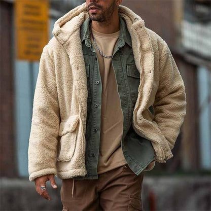 Herren-Kapuzenjacke mit weicher Oberfläche in einer Produktansicht