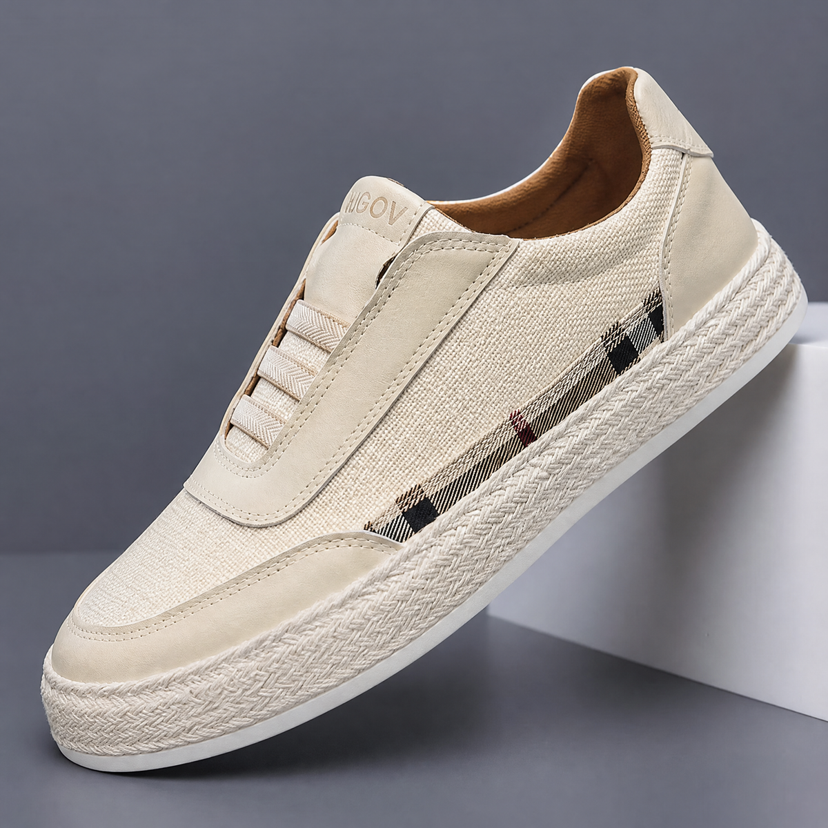Rückansicht des Sneakers mit Espadrille-Sohle