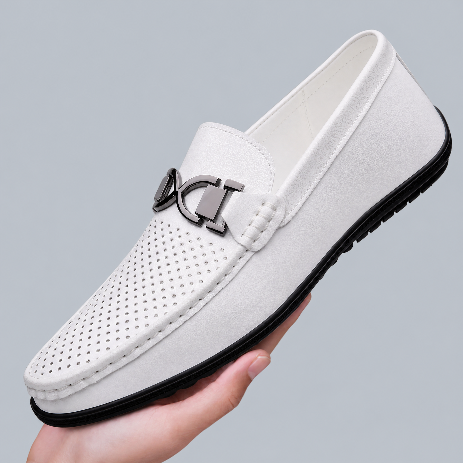Herren Loafer aus Leder mit Metall-Detail, Sohlenansicht