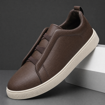 Detailaufnahme der Stretchschnürung am Leder-Sneaker