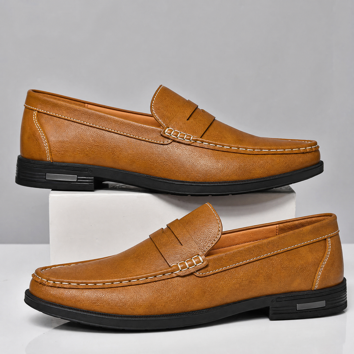Leder-Penny-Loafer in seitlicher Ansicht