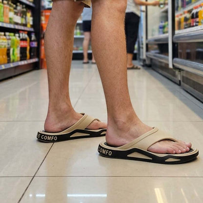 Herren Zehentrenner Sandalen in Rückansicht mit strukturierter Laufsohle