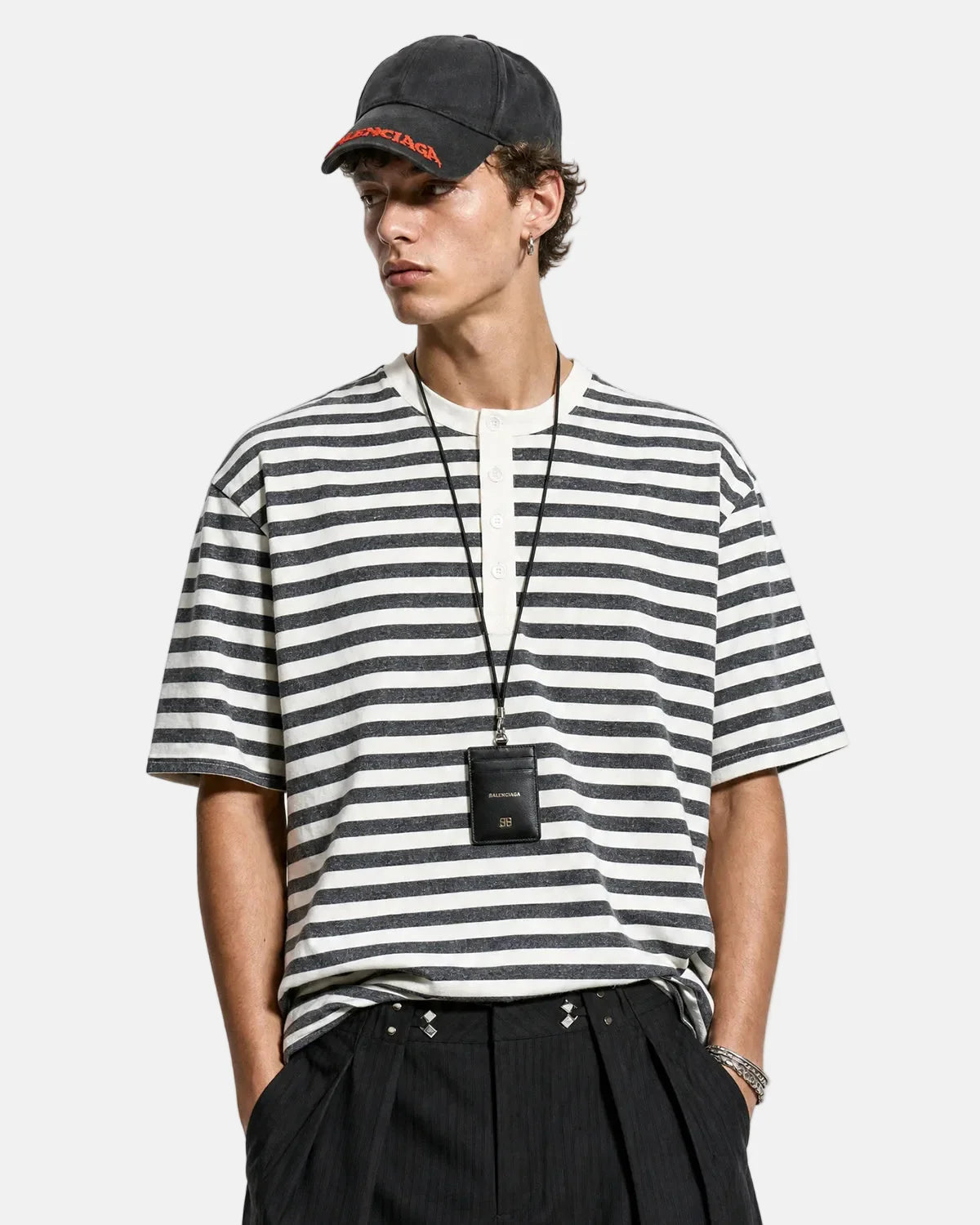 Herren Henley T-Shirt mit Streifen in Relaxed Fit, Vorderansicht