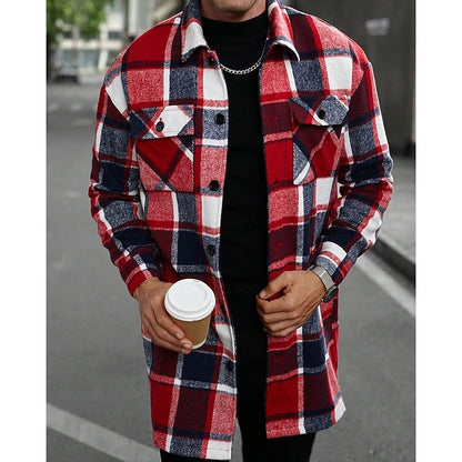 Brustbereich der karierten Hemdjacke mit klassischem Hemdkragen