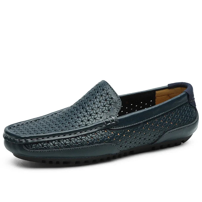 Seitliche Ansicht eines Loafers mit klarem Obermaterial